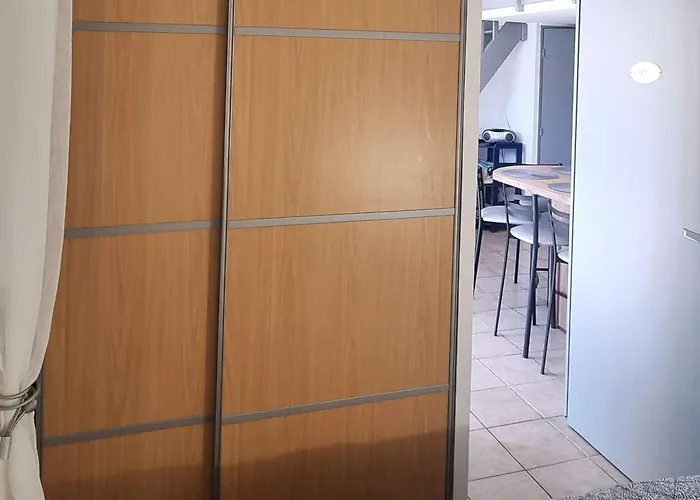 Rénovée, Climatisée, Piscine, Parking Privé, Proche Mer, Pour 6 Pers. - Fr-1-607-107